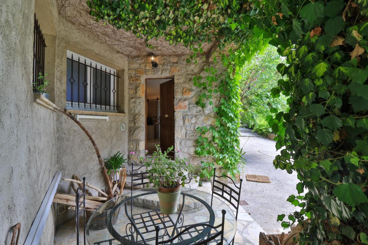 Le Mazet De Tourrettes Bed and Breakfast Buitenkant foto